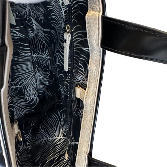 Kate Spade Claudia (rare) Leather Patent Leather Handbag with Black Bow - Picture 8 of 9